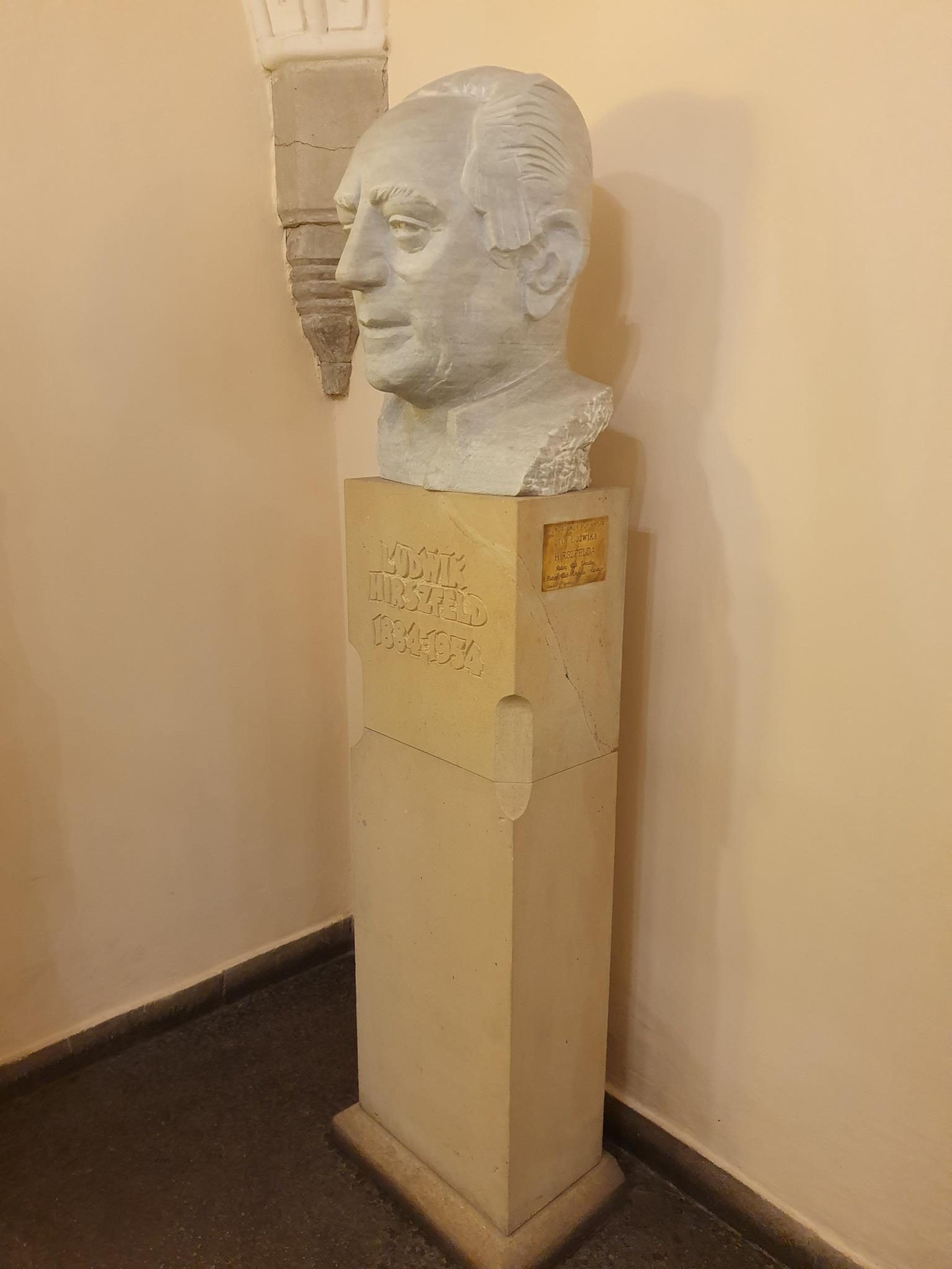 Ludwik Hirszfeld's bust, Wroclaw's Town Hall (2).jpg